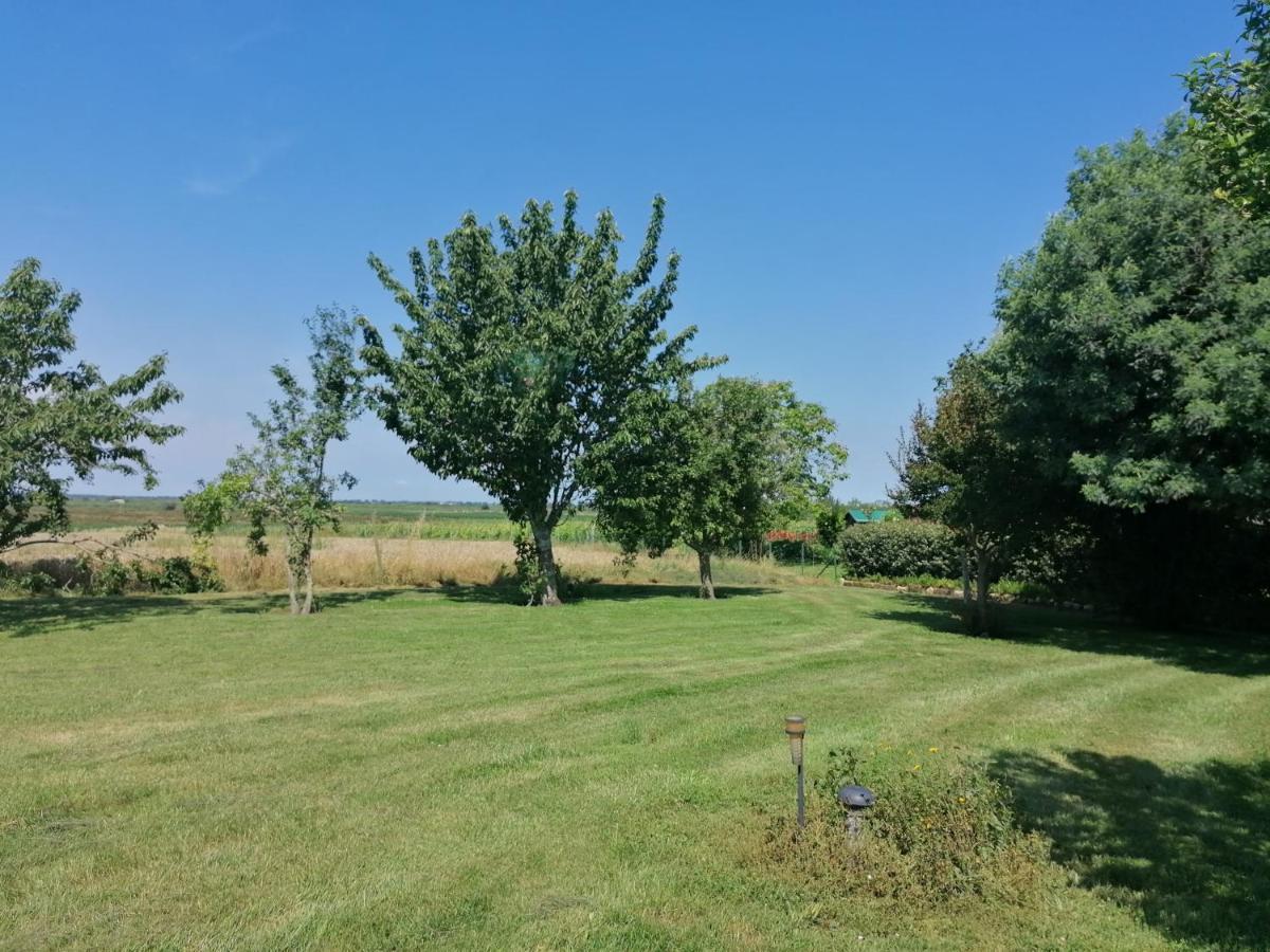 Nuit Au Calme Saint-Bonnet-sur-Gironde מראה חיצוני תמונה