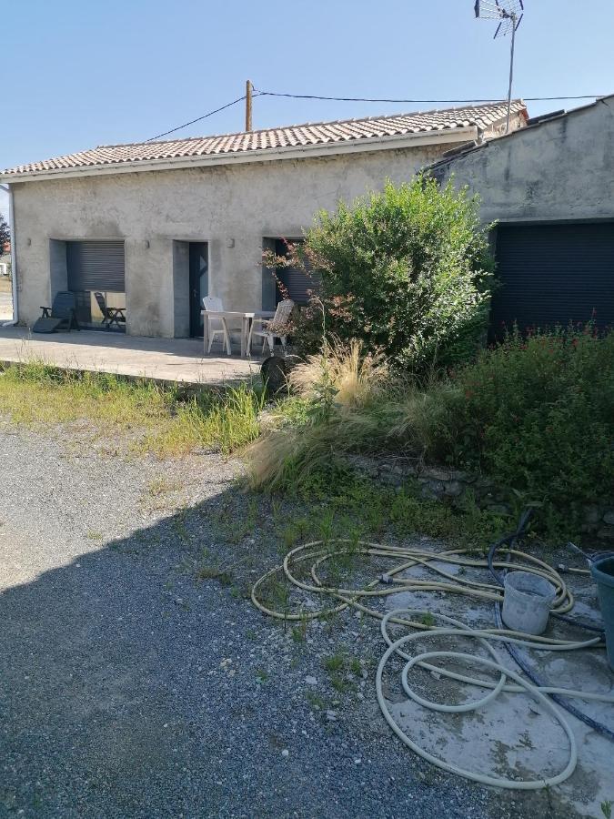 Nuit Au Calme Saint-Bonnet-sur-Gironde מראה חיצוני תמונה